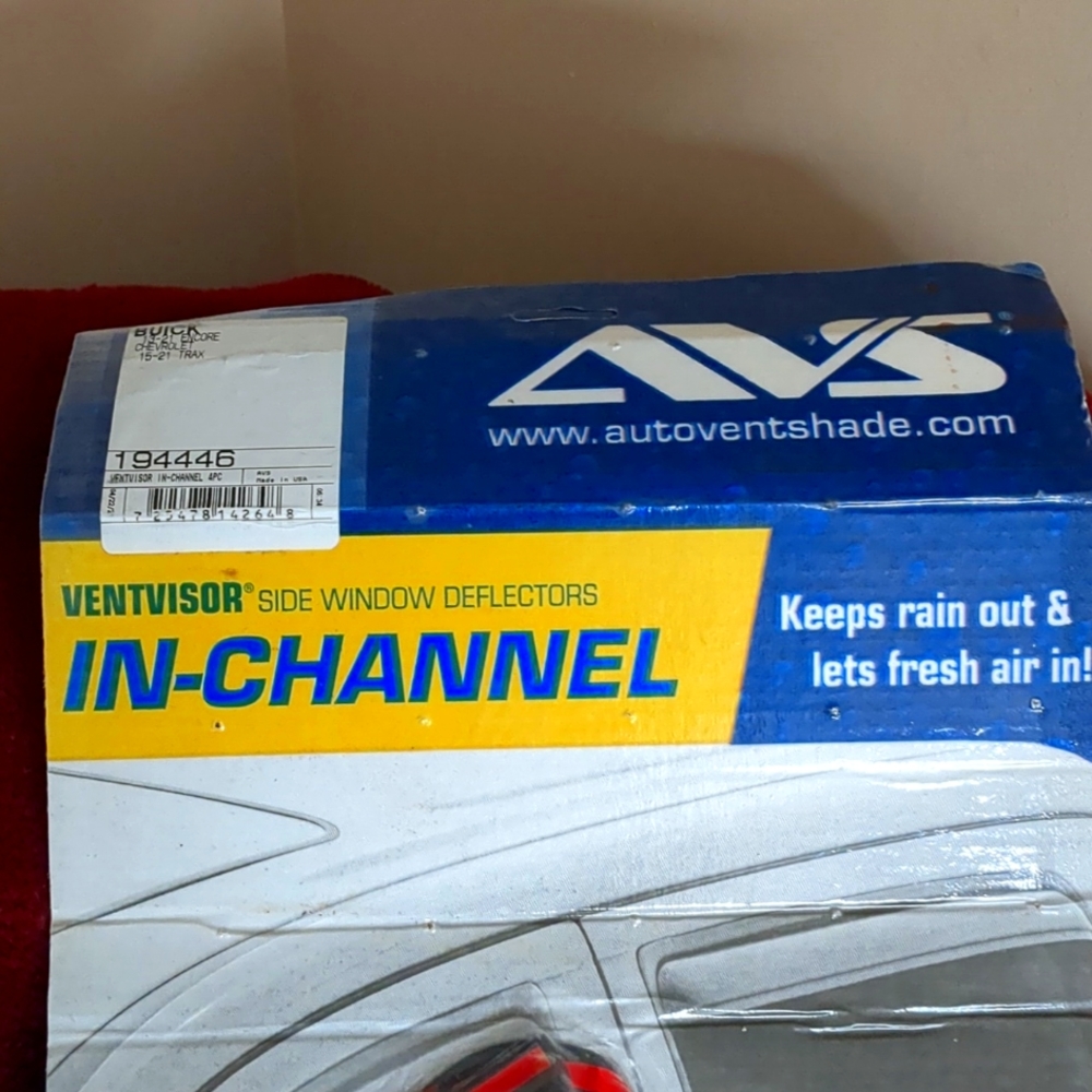VENTVISOR-IN CHANNEL SIDE WINDOW DEFLECTORS, NEW. MADE BY AVS. Black
